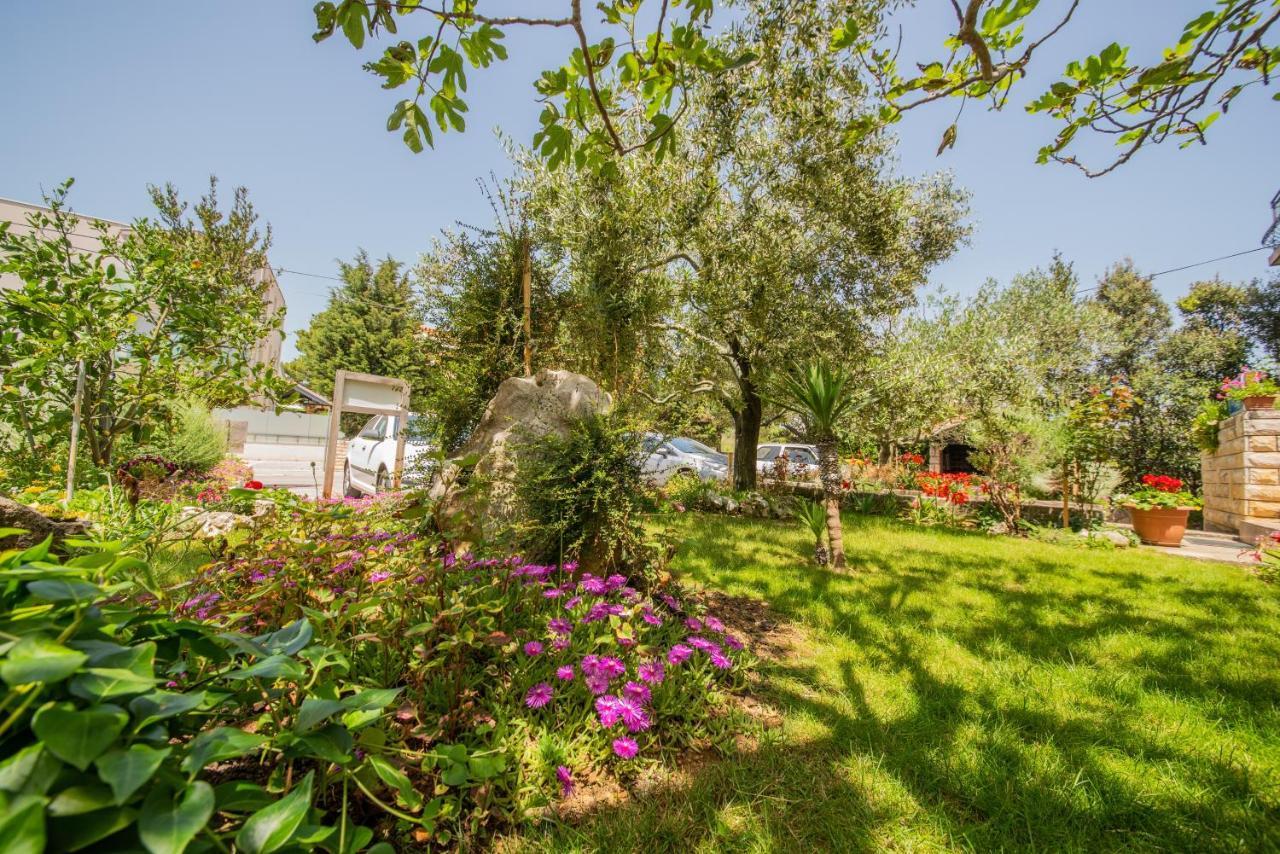 Apartments And Rooms By The Sea Vrsi - Mulo, Zadar - 5848 Esterno foto