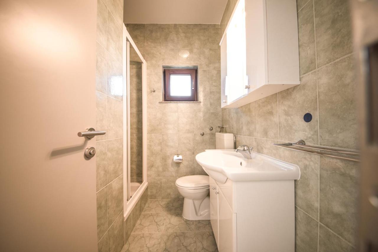 Apartments And Rooms By The Sea Vrsi - Mulo, Zadar - 5848 Esterno foto