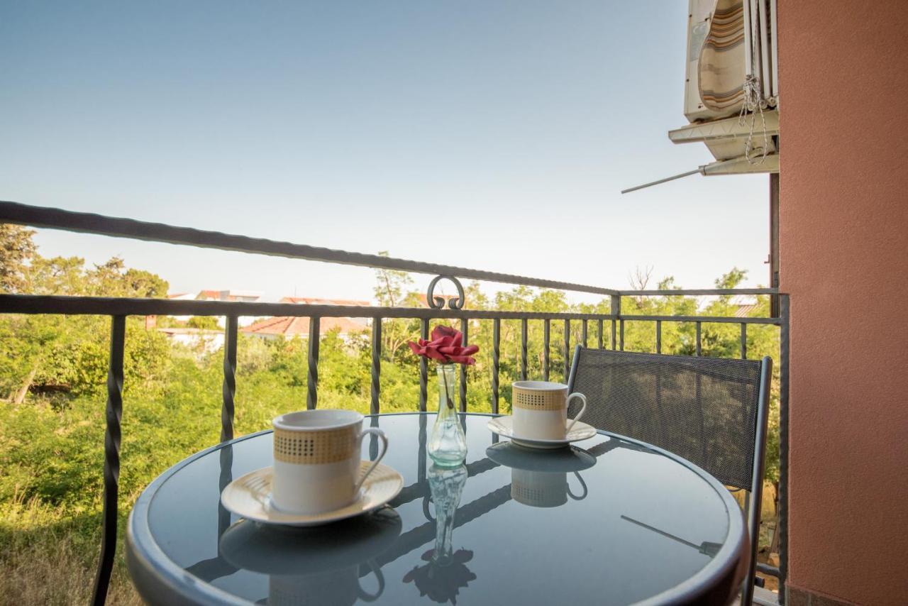 Apartments And Rooms By The Sea Vrsi - Mulo, Zadar - 5848 Esterno foto