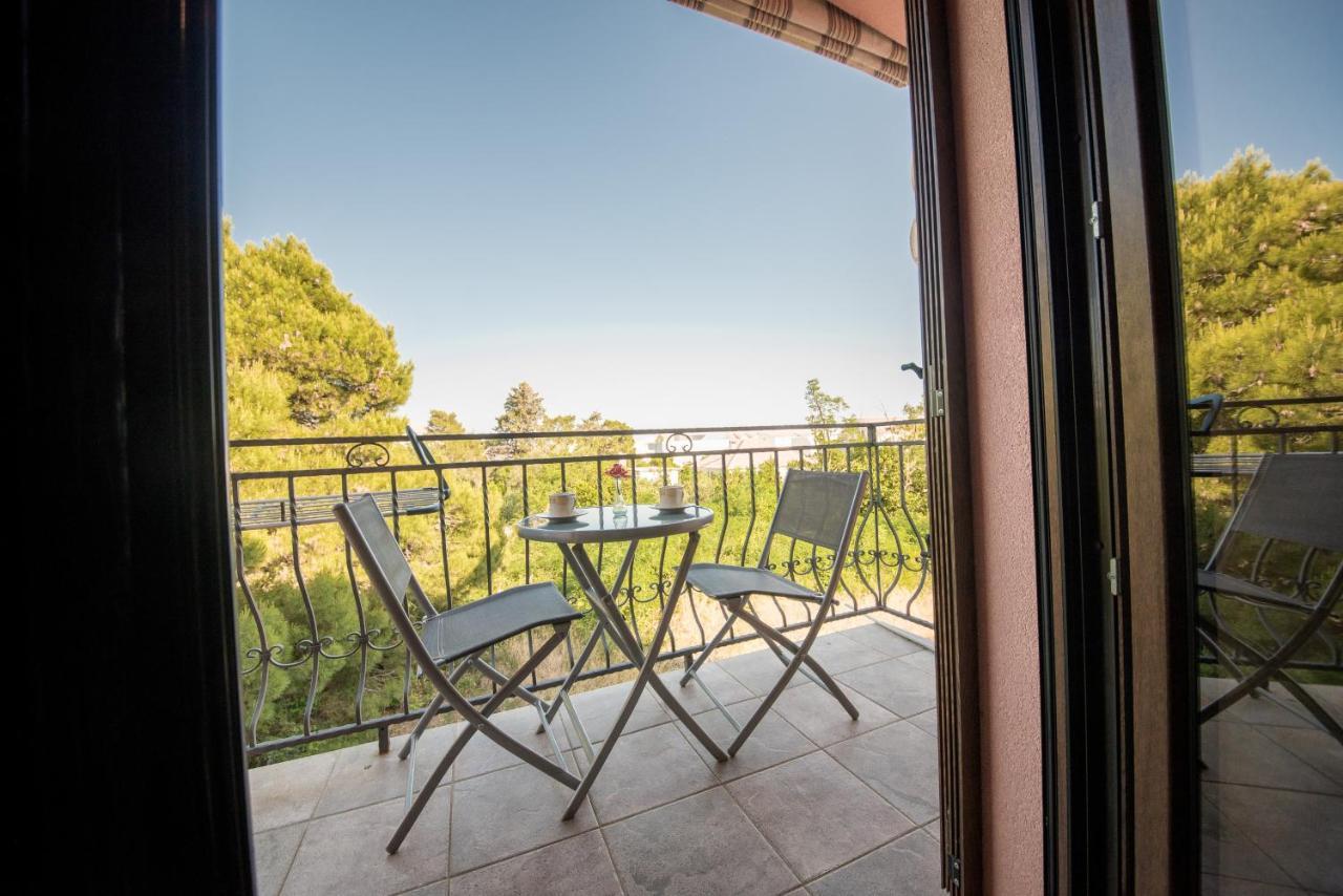 Apartments And Rooms By The Sea Vrsi - Mulo, Zadar - 5848 Esterno foto